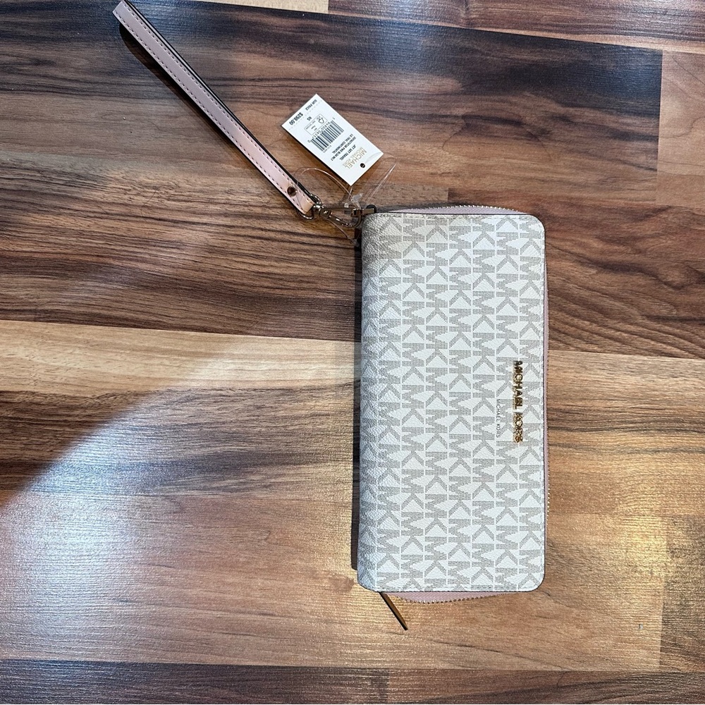 Michael Kors Jet Set Travel Wristlet Wallet